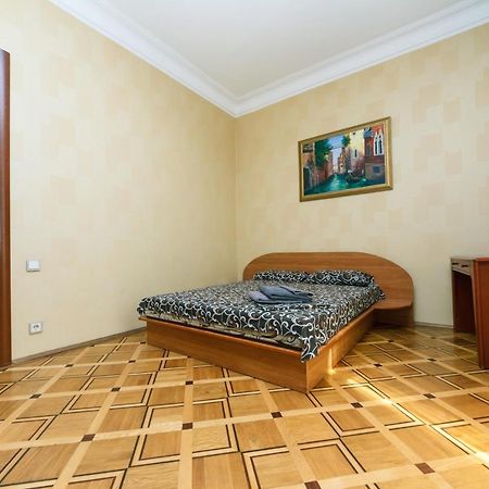 Квартира На Крещатике Kiev Esterno foto
