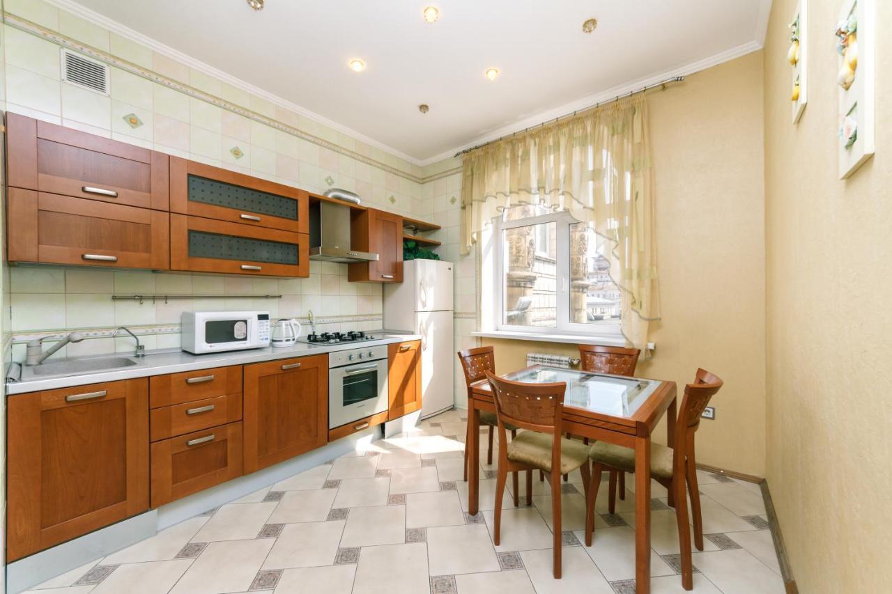 Квартира На Крещатике Kiev Esterno foto