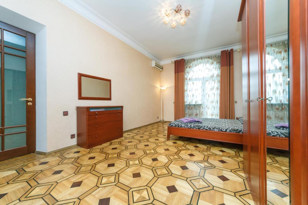 Квартира На Крещатике Kiev Esterno foto